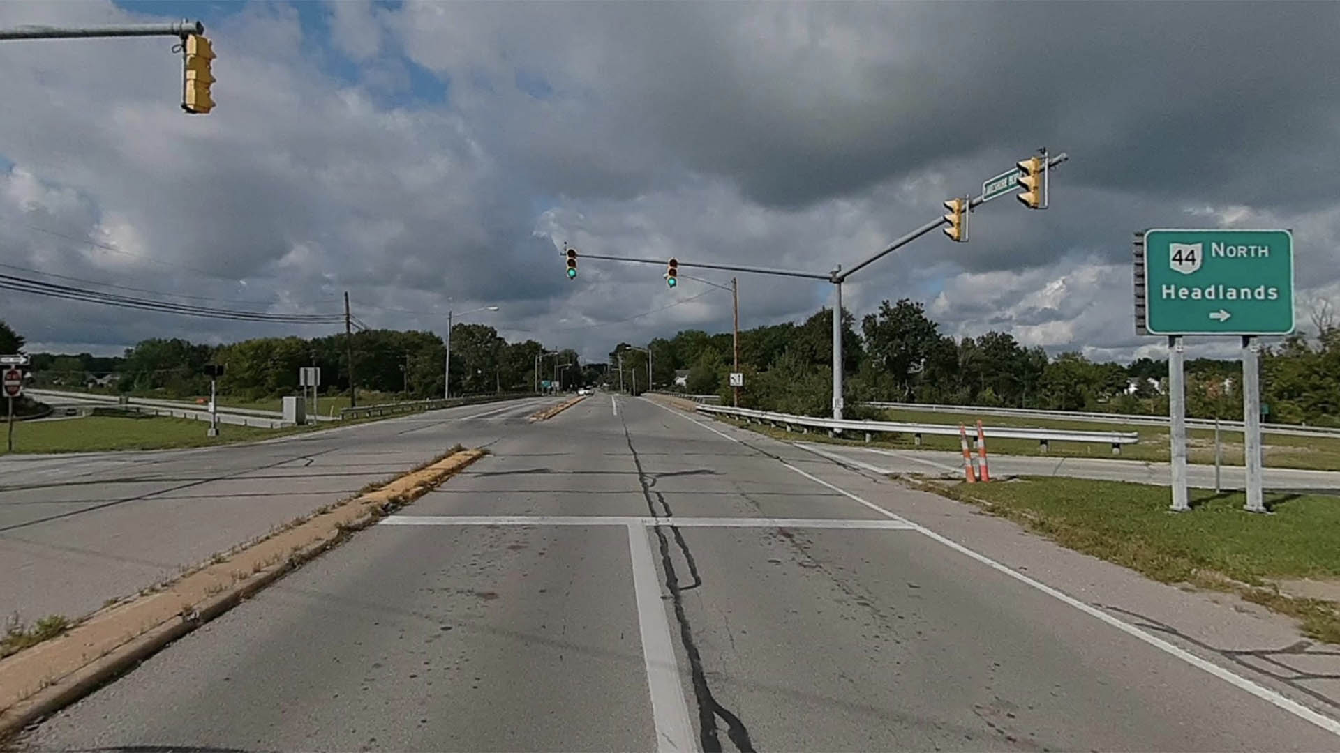 An image of the SR283 & SR44 Overpass haeding west