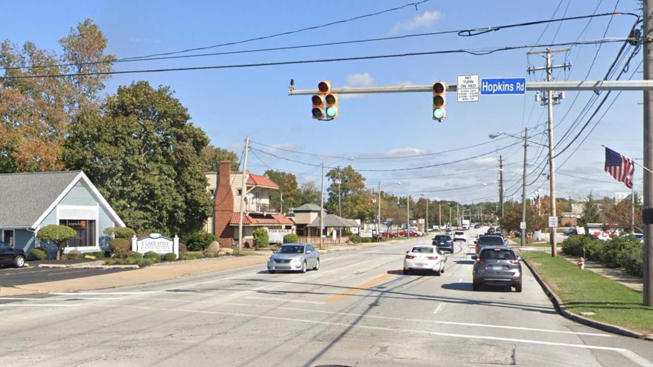 Mentor Avenue & Hopkins Road Facing East