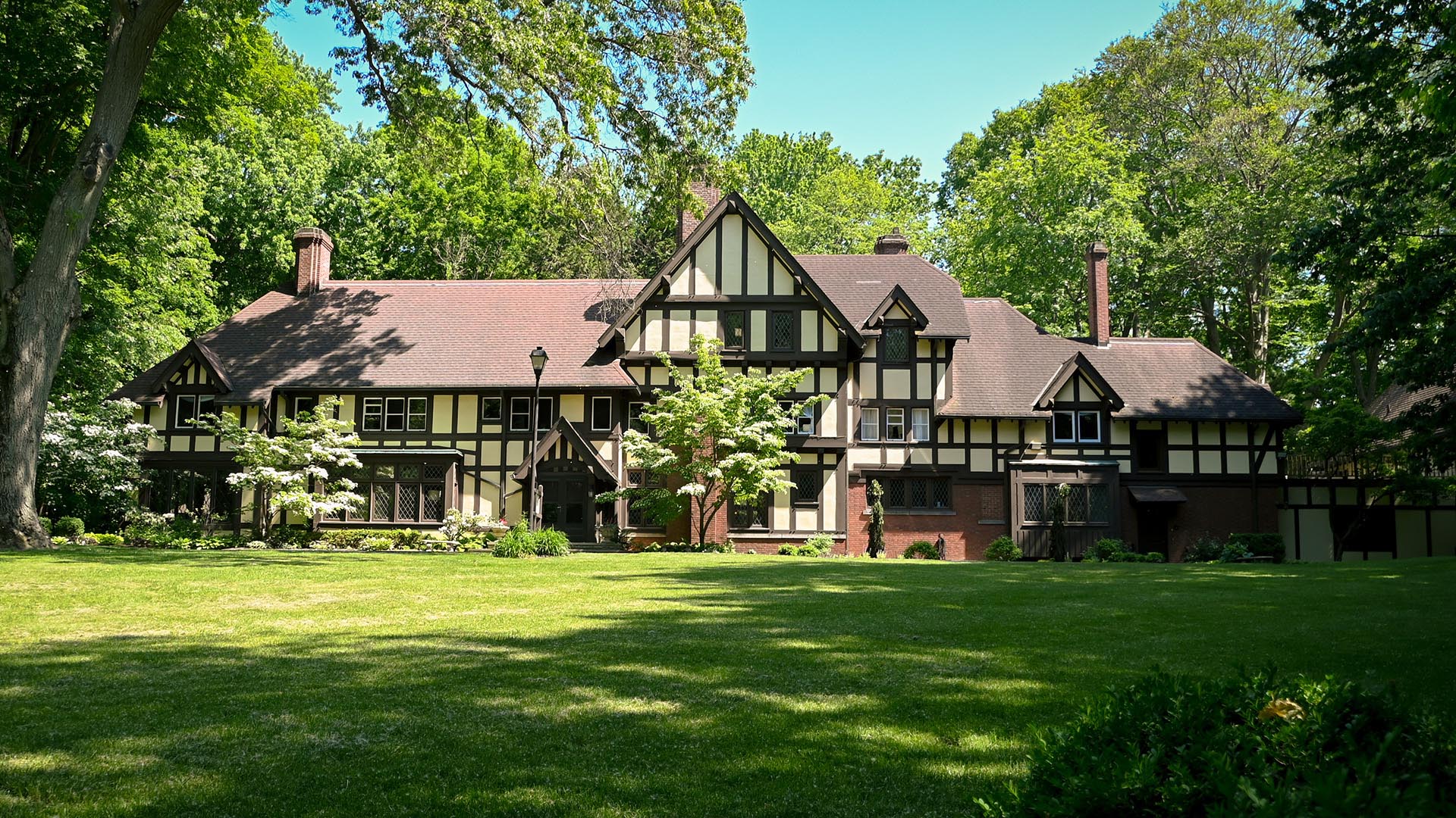 Exterior photo of the Wildwood Cultural Center.